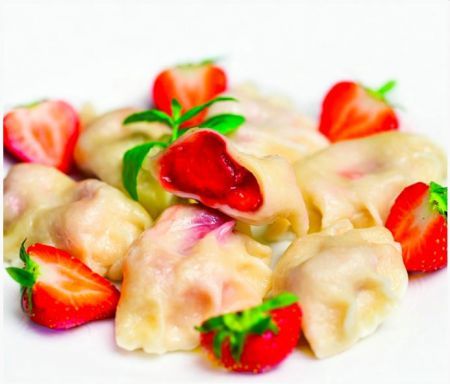PIEROGI Z TRUSKAWKAMI 500g
